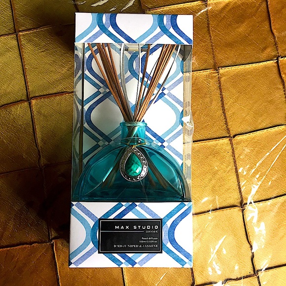 BNIB Iced Juniper&Jasmine Reed Diffuser - Picture 1 of 7